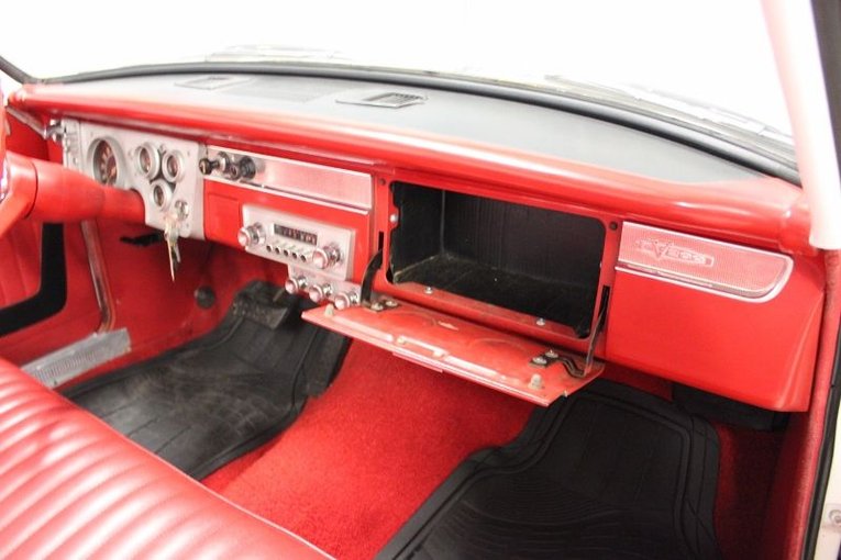 Plymouth-Valiant-1963-White-Red-35