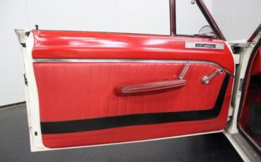 Plymouth-Valiant-1963-White-Red-37