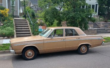 Plymouth-Valiant-200-1966-Sedan-1