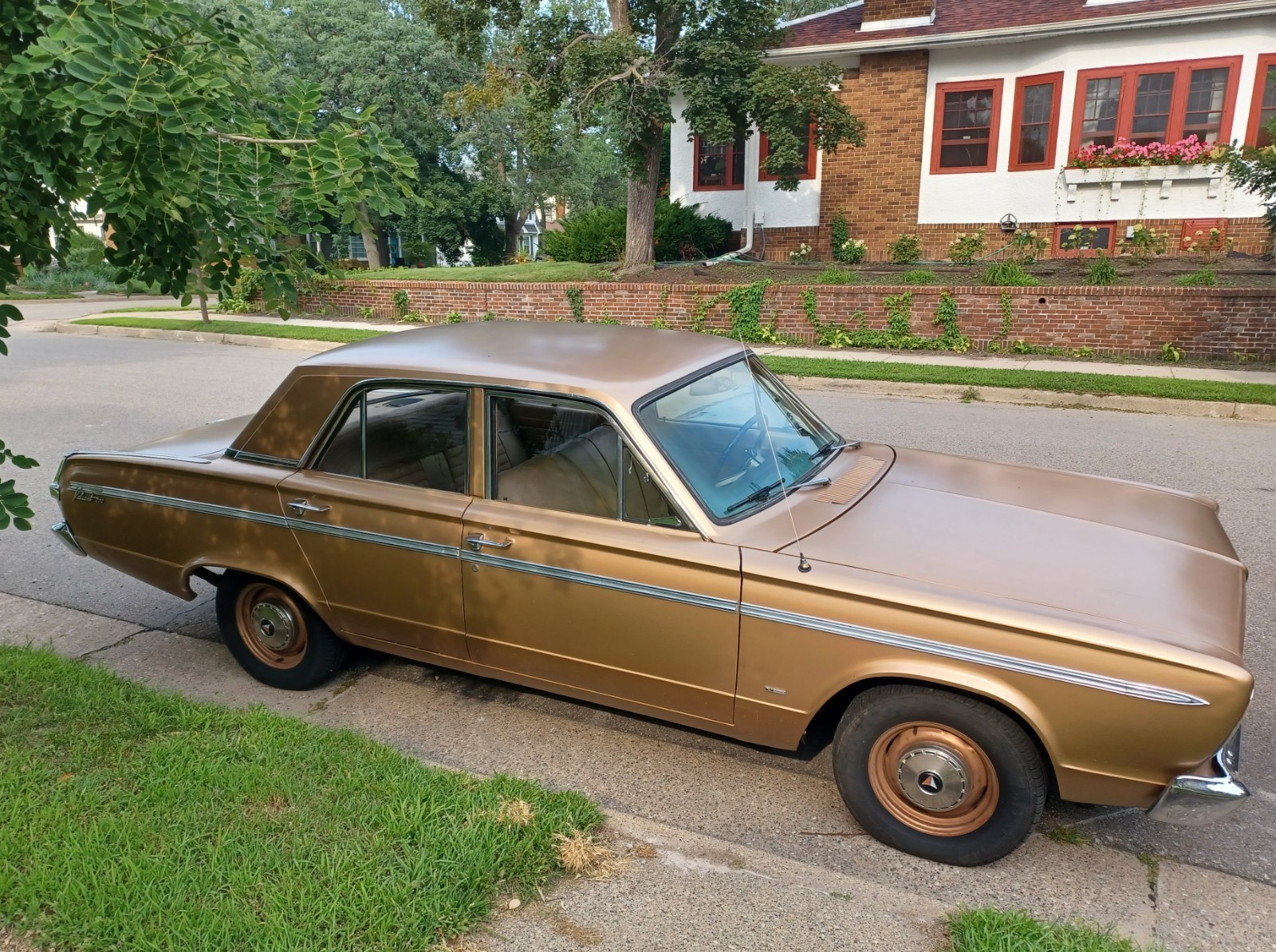 Plymouth-Valiant-200-1966-Sedan-2