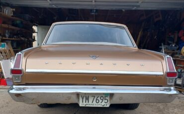 Plymouth-Valiant-200-1966-Sedan-4