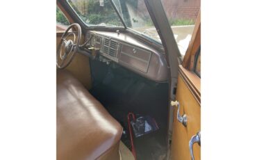 Plymouth-Woody-wagon-1940-Cocoa-Brown-Saddle-1