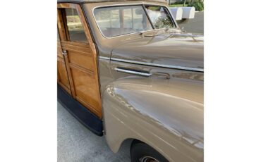 Plymouth-Woody-wagon-1940-Cocoa-Brown-Saddle-15