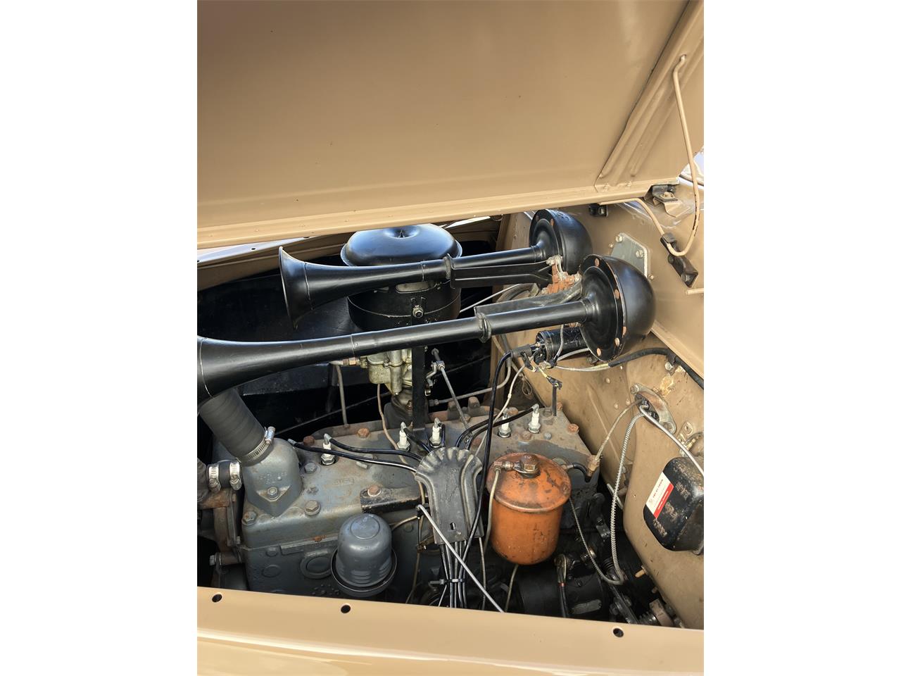 Plymouth-Woody-wagon-1940-Cocoa-Brown-Saddle-18