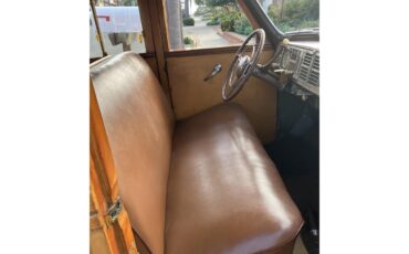 Plymouth-Woody-wagon-1940-Cocoa-Brown-Saddle-22