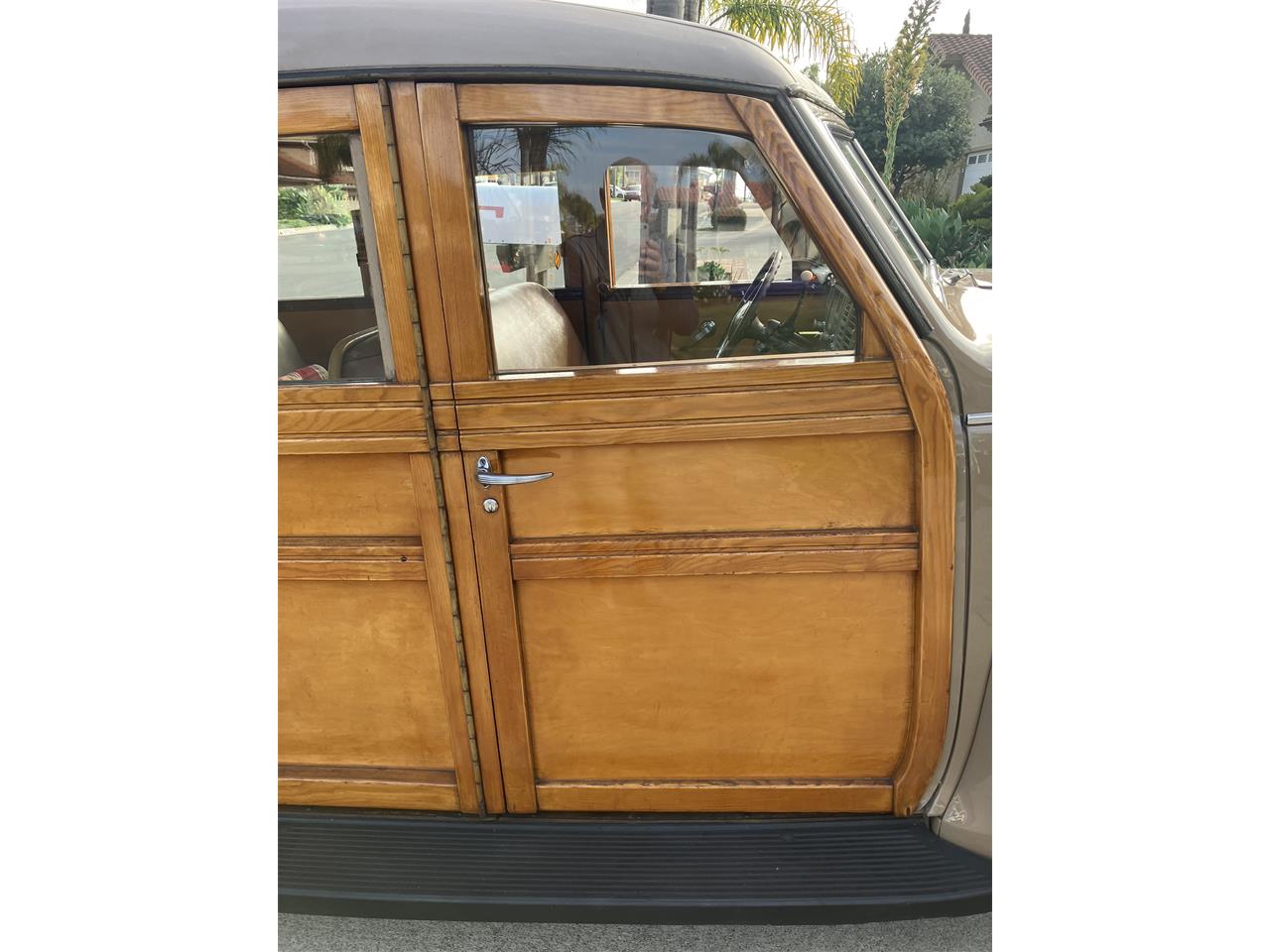 Plymouth-Woody-wagon-1940-Cocoa-Brown-Saddle-23