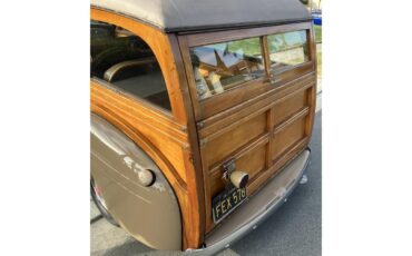 Plymouth-Woody-wagon-1940-Cocoa-Brown-Saddle-27