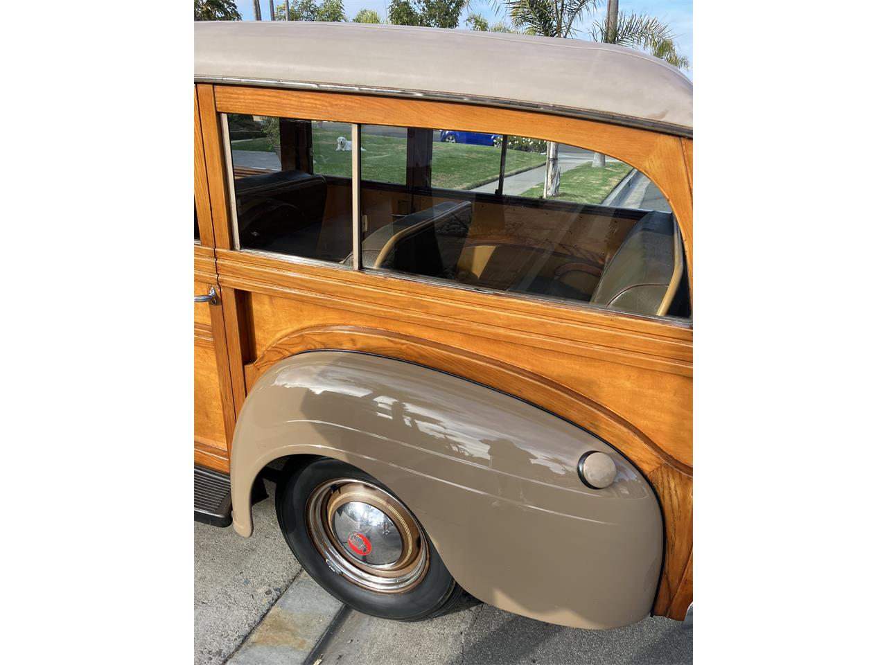 Plymouth-Woody-wagon-1940-Cocoa-Brown-Saddle-31