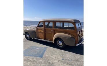 Plymouth-Woody-wagon-1940-Cocoa-Brown-Saddle-32