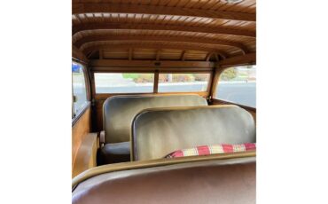 Plymouth-Woody-wagon-1940-Cocoa-Brown-Saddle-33