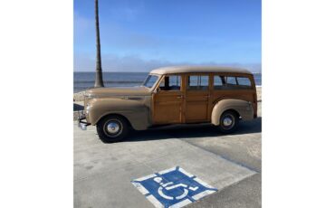 Plymouth-Woody-wagon-1940-Cocoa-Brown-Saddle