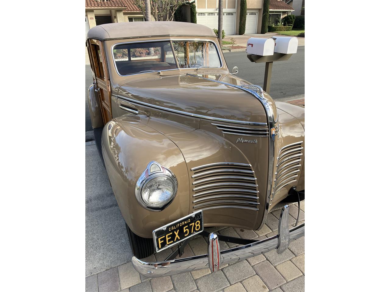Plymouth-Woody-wagon-1940-Cocoa-Brown-Saddle-9