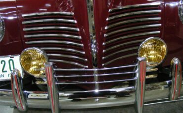 Plymouth-Woody-wagon-1940-Maroon-Brown-1