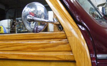 Plymouth-Woody-wagon-1940-Maroon-Brown-10