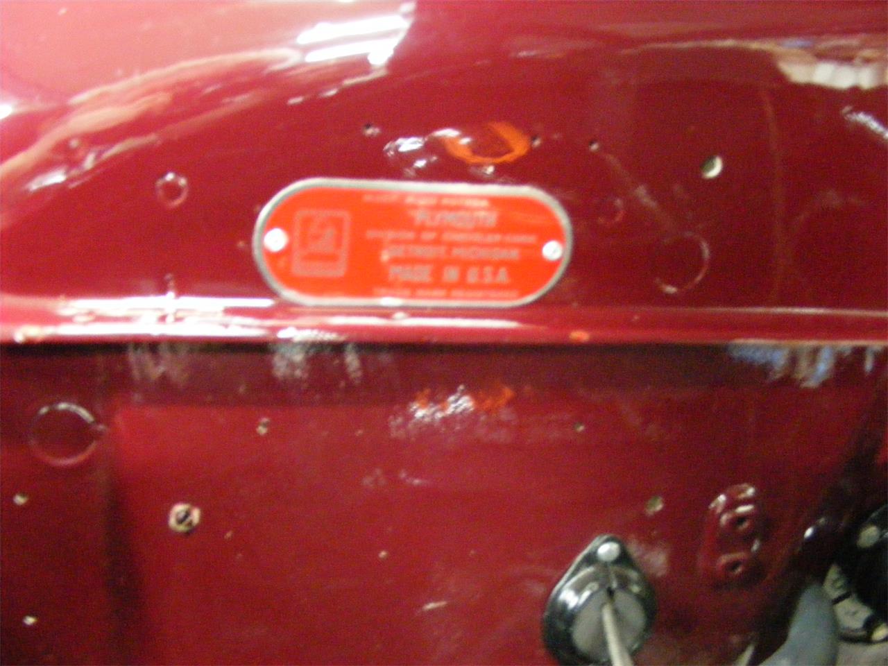 Plymouth-Woody-wagon-1940-Maroon-Brown-15