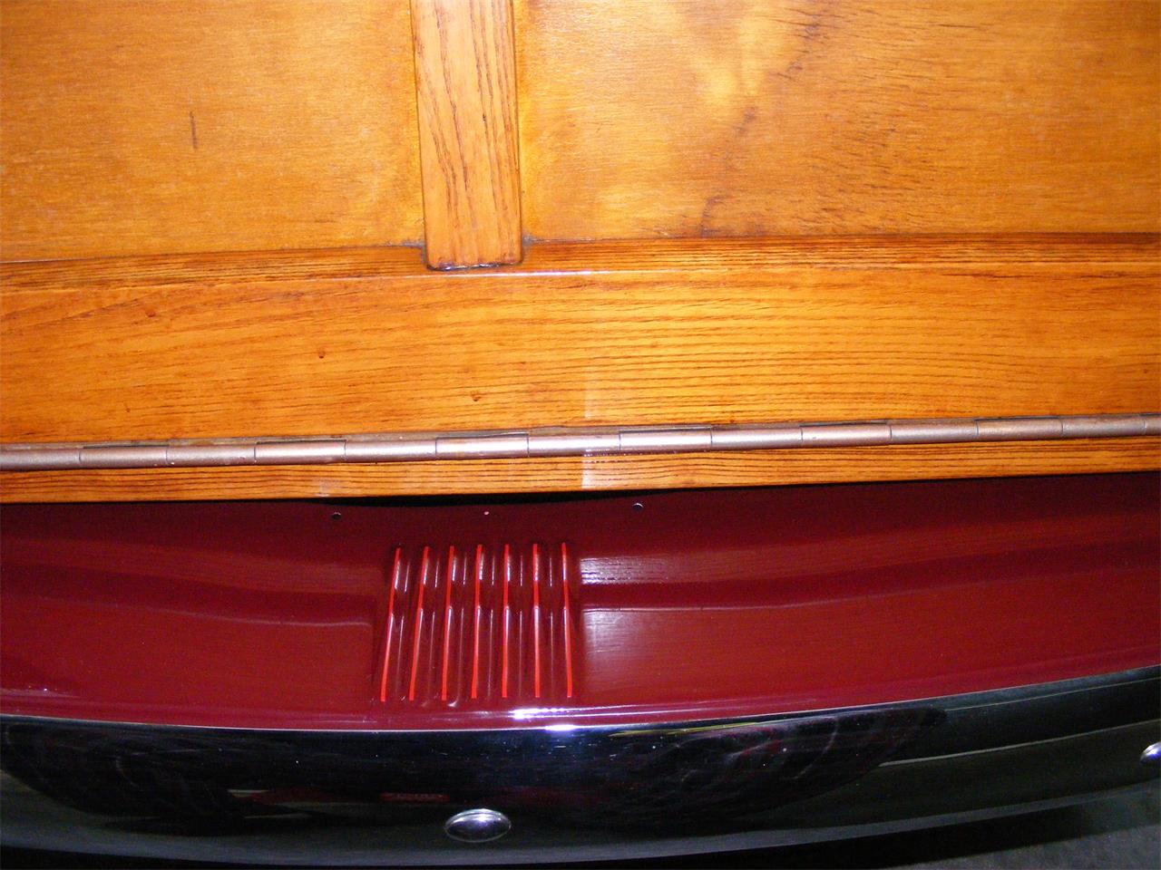 Plymouth-Woody-wagon-1940-Maroon-Brown-22
