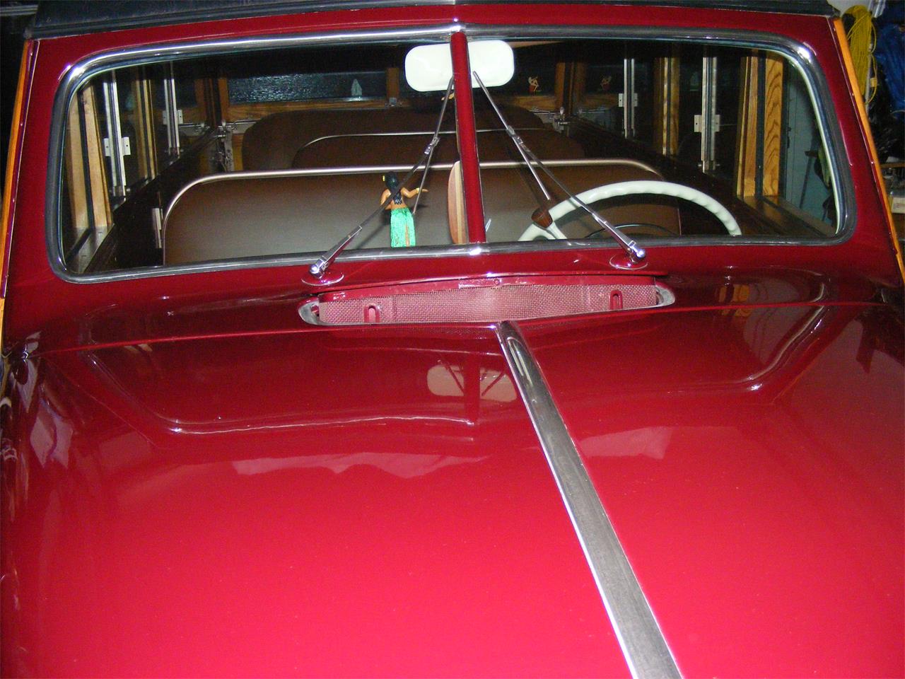 Plymouth-Woody-wagon-1940-Maroon-Brown-23