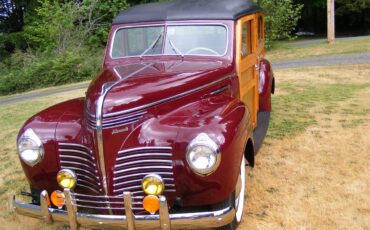 Plymouth-Woody-wagon-1940-Maroon-Brown-24