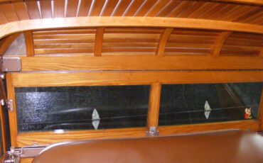 Plymouth-Woody-wagon-1940-Maroon-Brown-29