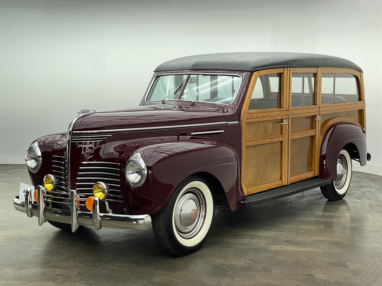 Plymouth-Woody-wagon-1940-Maroon-Brown-31