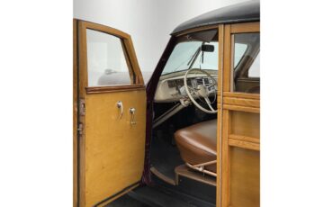 Plymouth-Woody-wagon-1940-Maroon-Brown-39