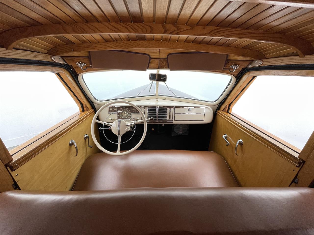 Plymouth-Woody-wagon-1940-Maroon-Brown-4