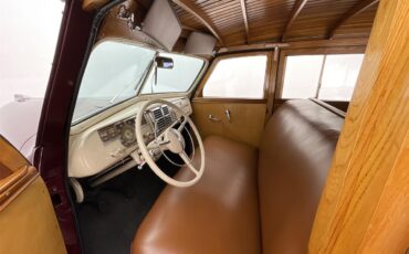 Plymouth-Woody-wagon-1940-Maroon-Brown-40