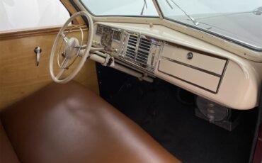 Plymouth-Woody-wagon-1940-Maroon-Brown-43