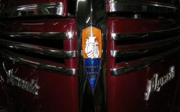 Plymouth-Woody-wagon-1940-Maroon-Brown-45
