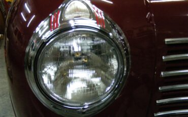 Plymouth-Woody-wagon-1940-Maroon-Brown-46