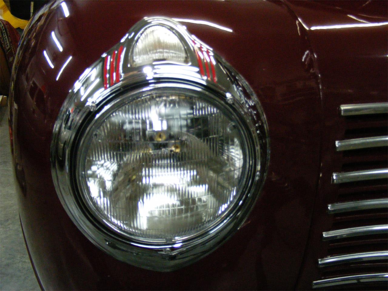 Plymouth-Woody-wagon-1940-Maroon-Brown-46