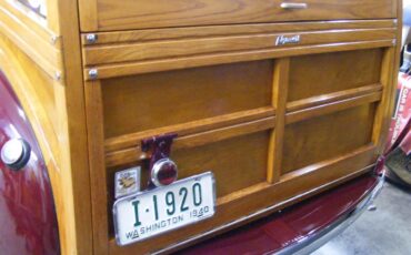 Plymouth-Woody-wagon-1940-Maroon-Brown-5