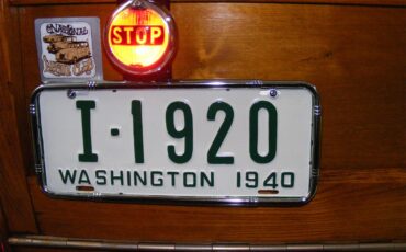 Plymouth-Woody-wagon-1940-Maroon-Brown-6