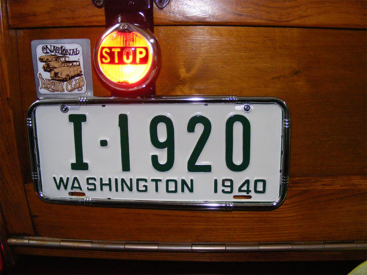 Plymouth-Woody-wagon-1940-Maroon-Brown-6