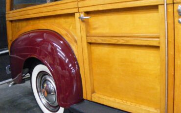 Plymouth-Woody-wagon-1940-Maroon-Brown-8