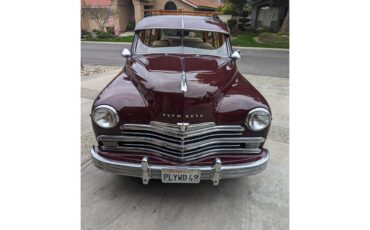 Plymouth-Woody-wagon-1949-Maroon-Tan