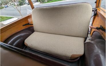 Plymouth-Woody-wagon-1949-Maroon-Tan-9