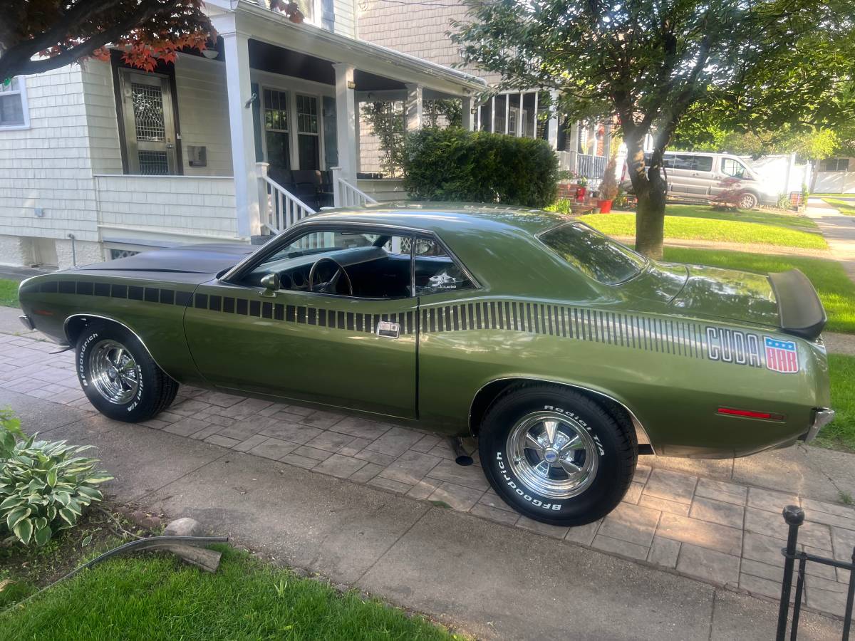Plymouth-aar-cuda-1970-green-15