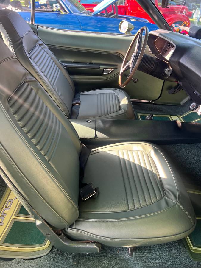 Plymouth-aar-cuda-1970-green-5