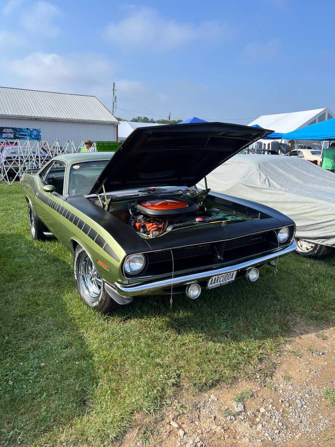 Plymouth-aar-cuda-1970-green