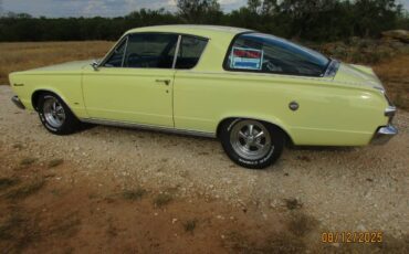 Plymouth-barracuda-1966-yellow-1