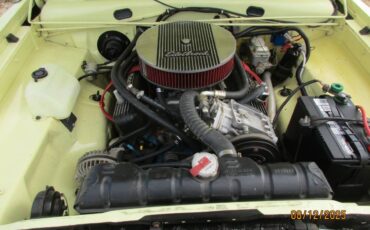 Plymouth-barracuda-1966-yellow-10