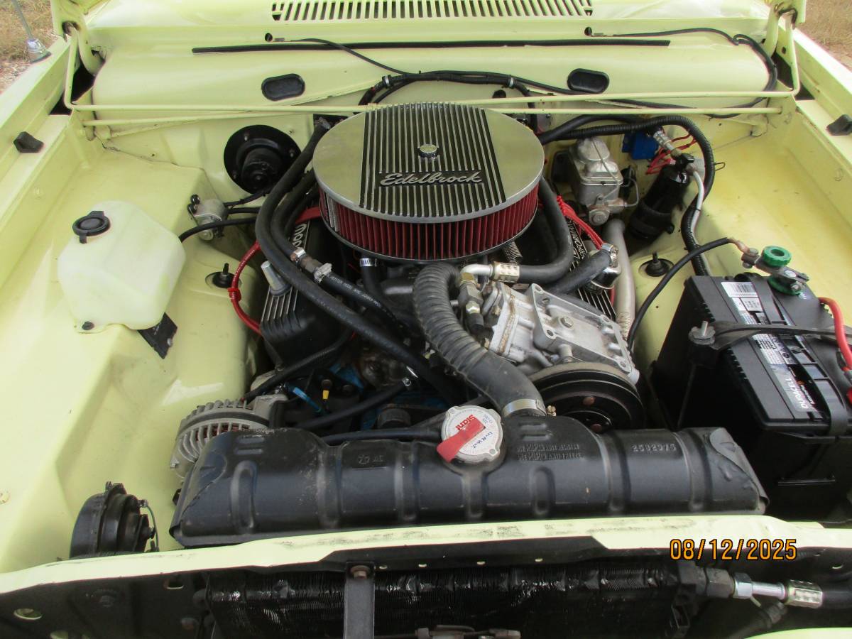 Plymouth-barracuda-1966-yellow-10