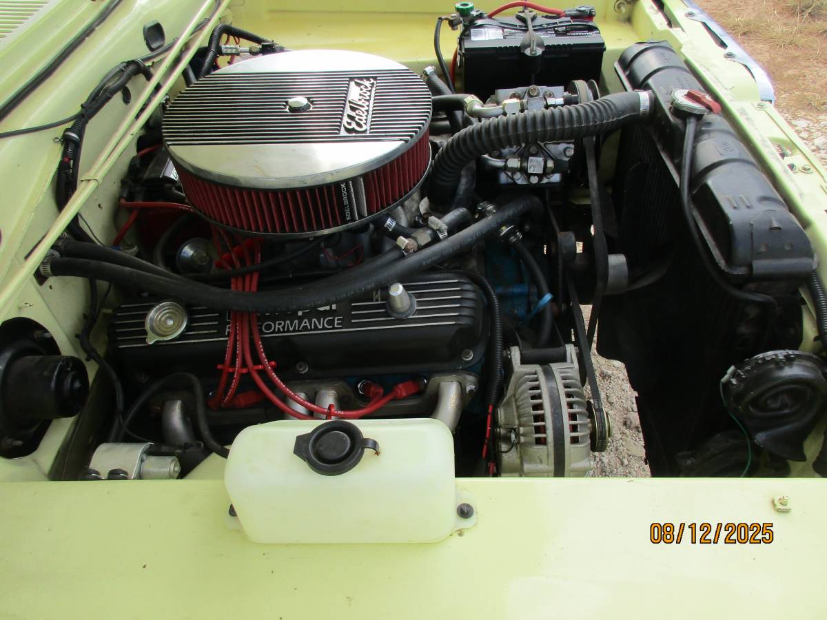 Plymouth-barracuda-1966-yellow-12