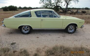 Plymouth-barracuda-1966-yellow-4