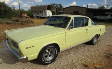 Plymouth-barracuda-1966-yellow