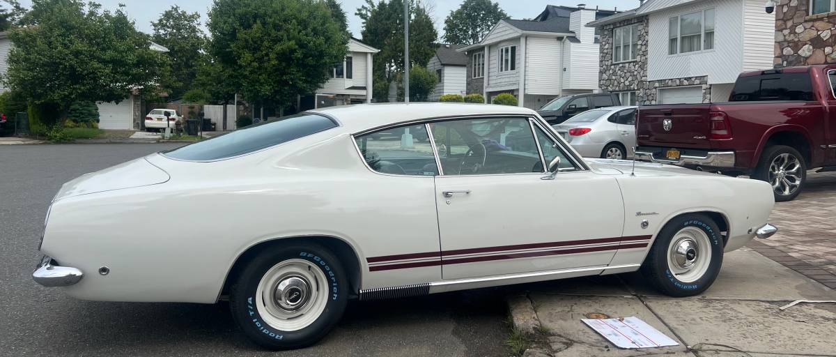Plymouth-barracuda-1968-white-6