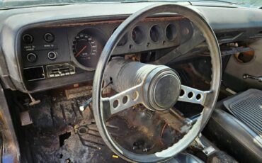 Plymouth-barracuda-1973-11
