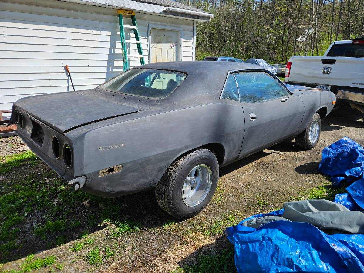 Plymouth-barracuda-1973-12