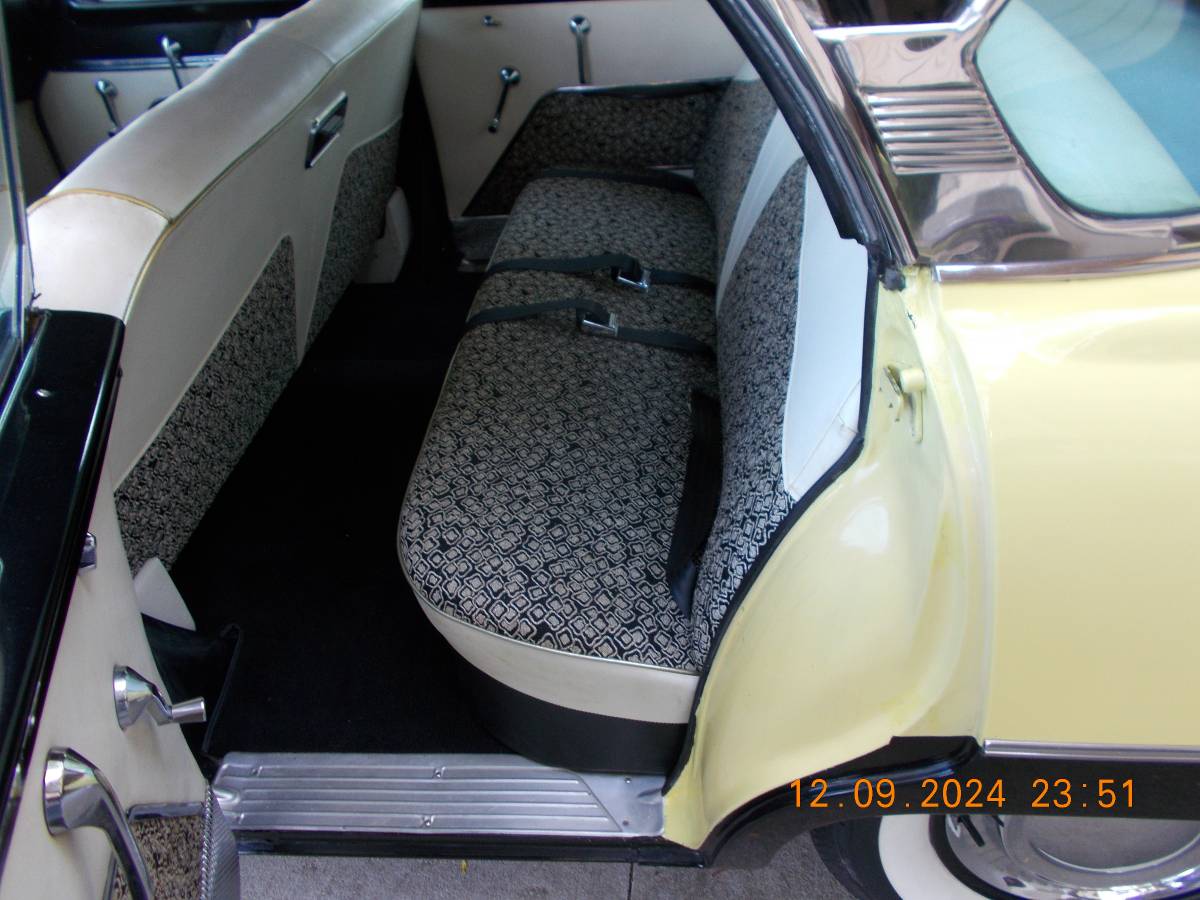 Plymouth-belvedere-1956-yellow-3